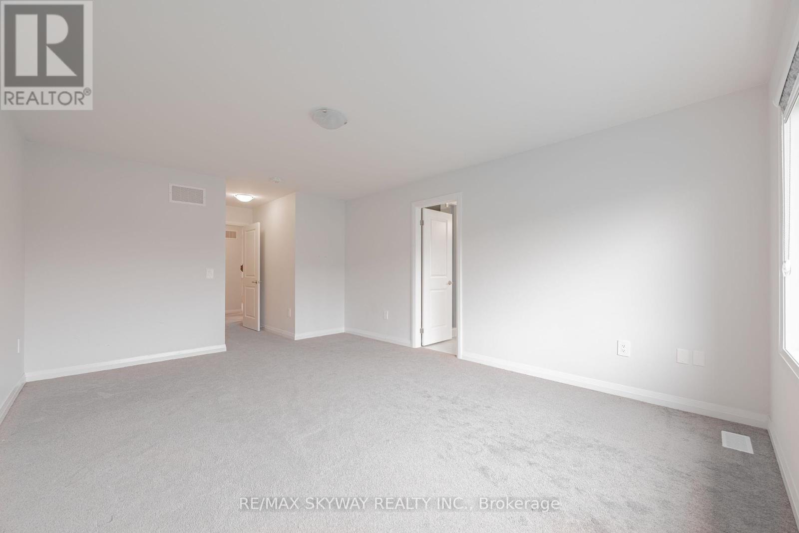 26 Corley Street, Kawartha Lakes (Lindsay), Ontario  K9V 5R8 - Photo 35 - X12137719