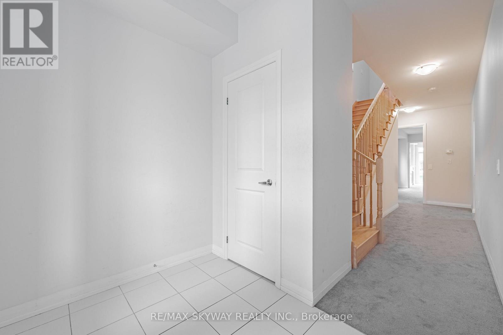 26 Corley Street, Kawartha Lakes (Lindsay), Ontario  K9V 5R8 - Photo 8 - X12137719