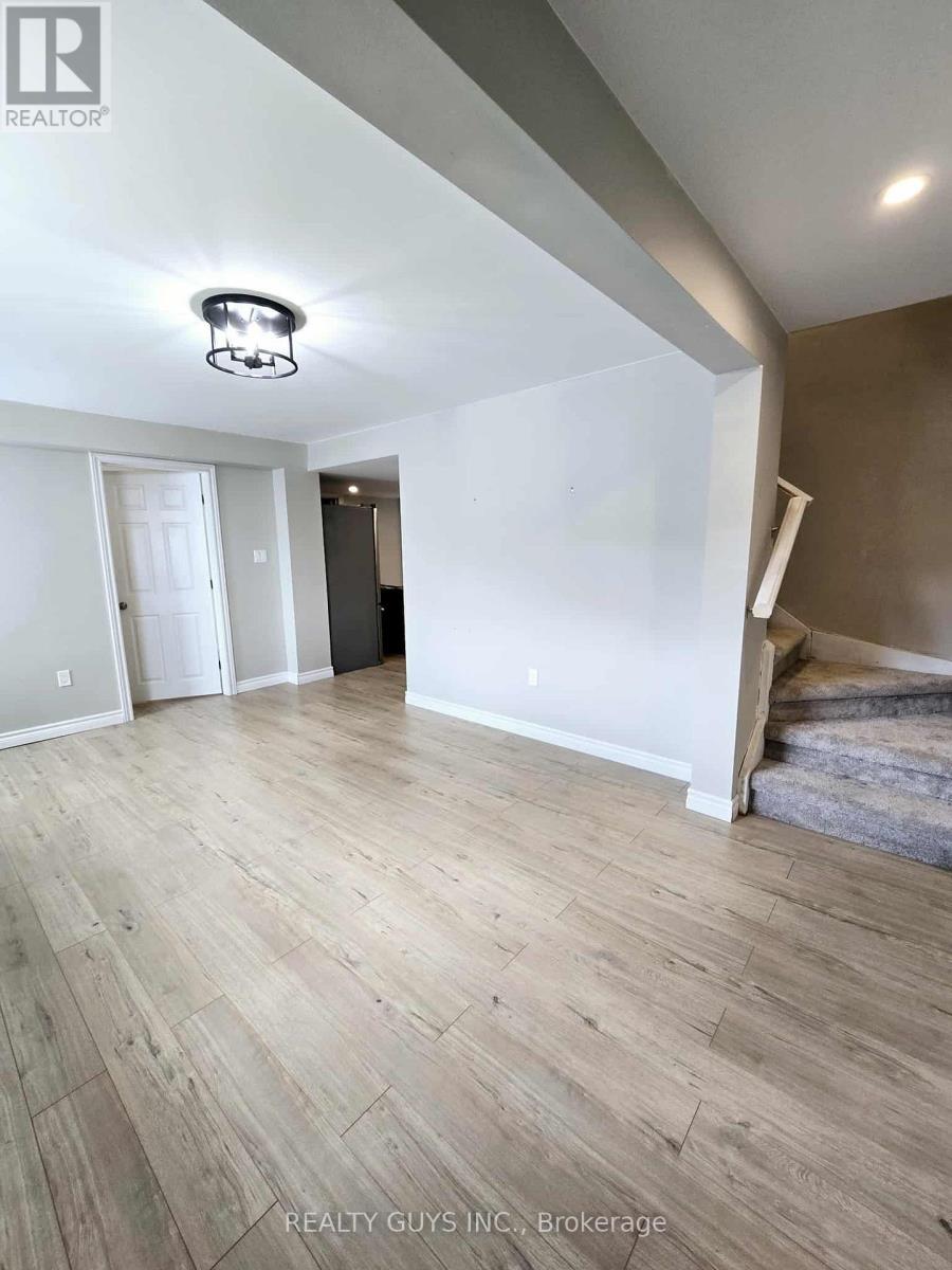 909 Fairbairn Street, Peterborough North (North), Ontario  K9H 6C2 - Photo 19 - X12138111