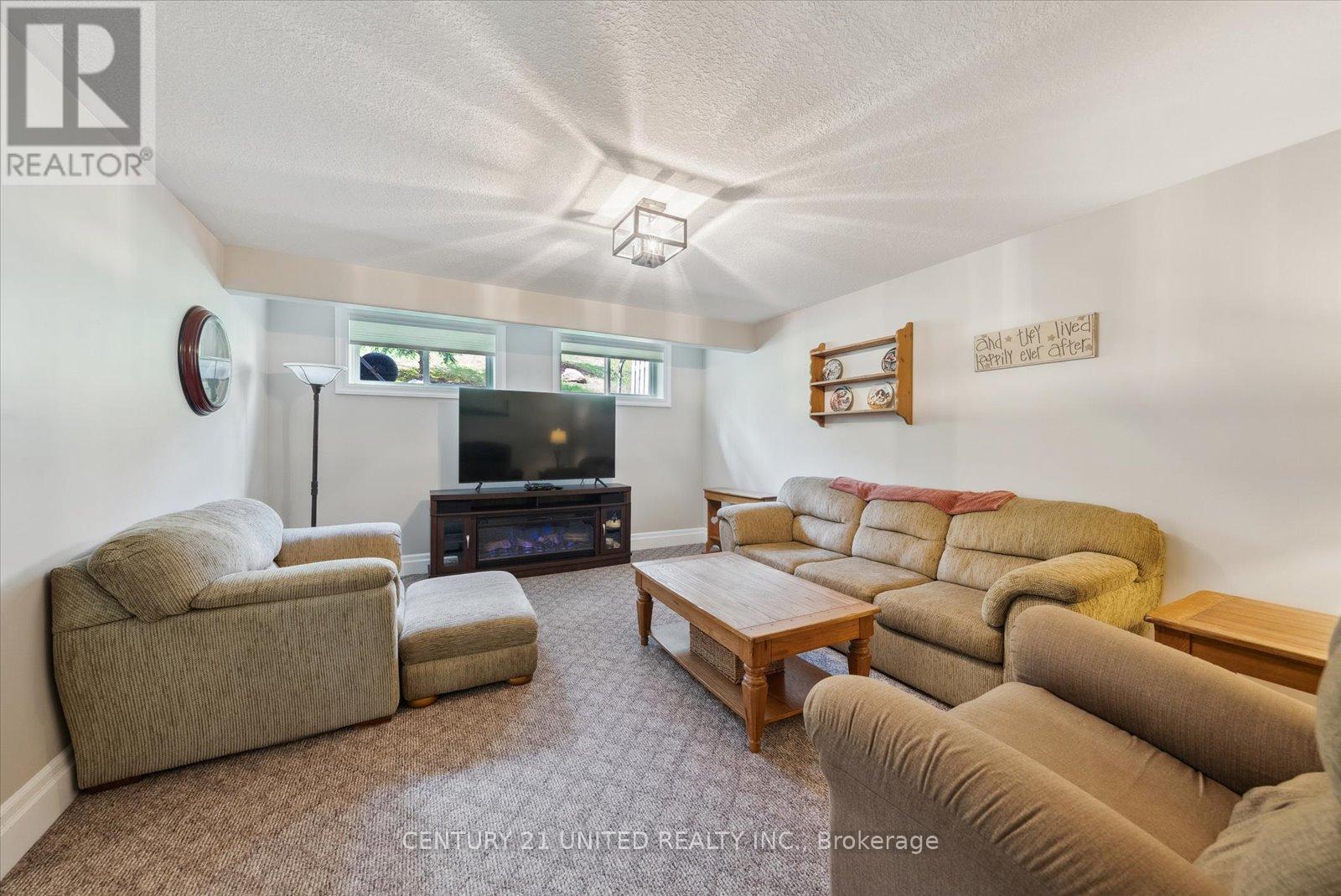 154 - 301 Carnegie Avenue, Peterborough North (University Heights), Ontario  K9L 0B3 - Photo 22 - X12138256