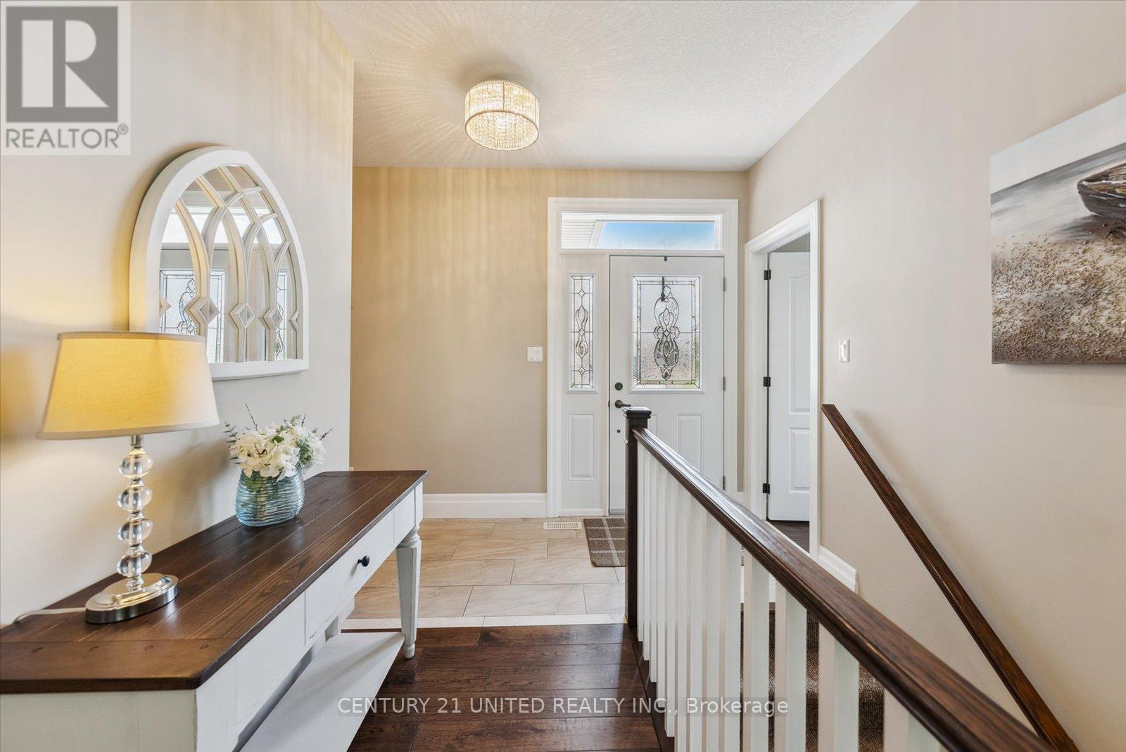 154 - 301 Carnegie Avenue, Peterborough North (University Heights), Ontario  K9L 0B3 - Photo 4 - X12138256