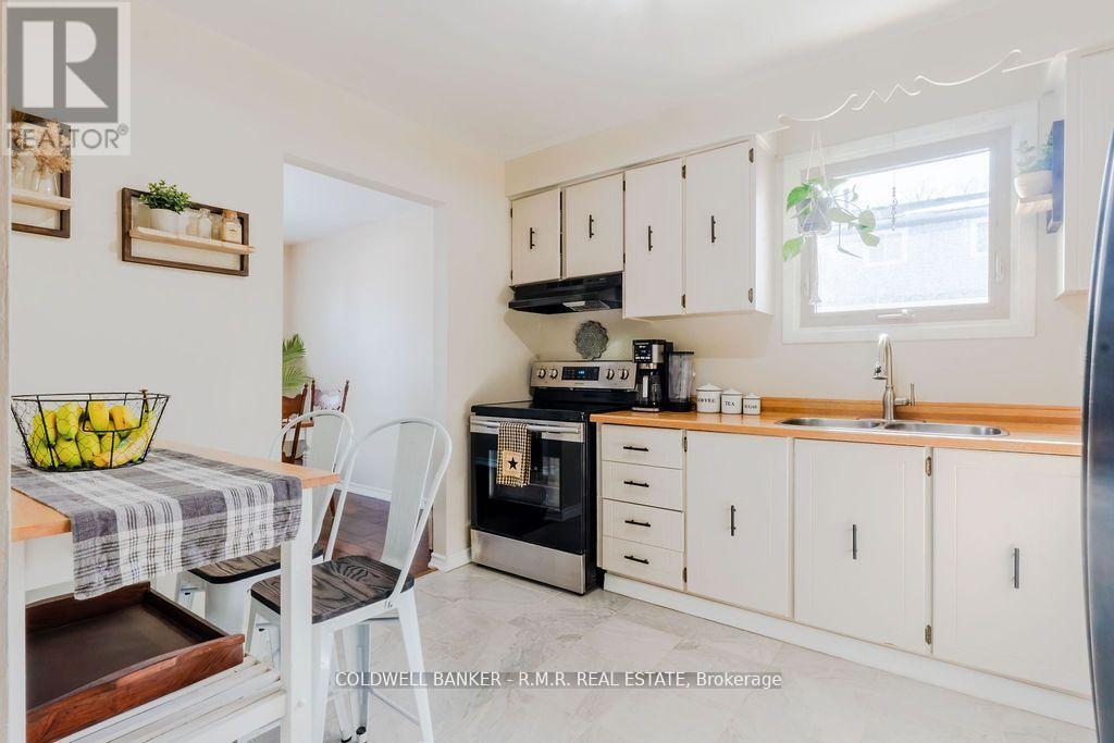 2 Rogers Road, Kawartha Lakes (Lindsay), Ontario  K9V 5C3 - Photo 16 - X12138515
