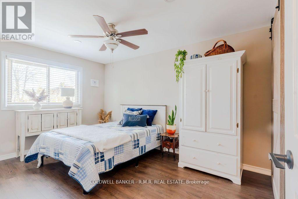 2 Rogers Road, Kawartha Lakes (Lindsay), Ontario  K9V 5C3 - Photo 21 - X12138515