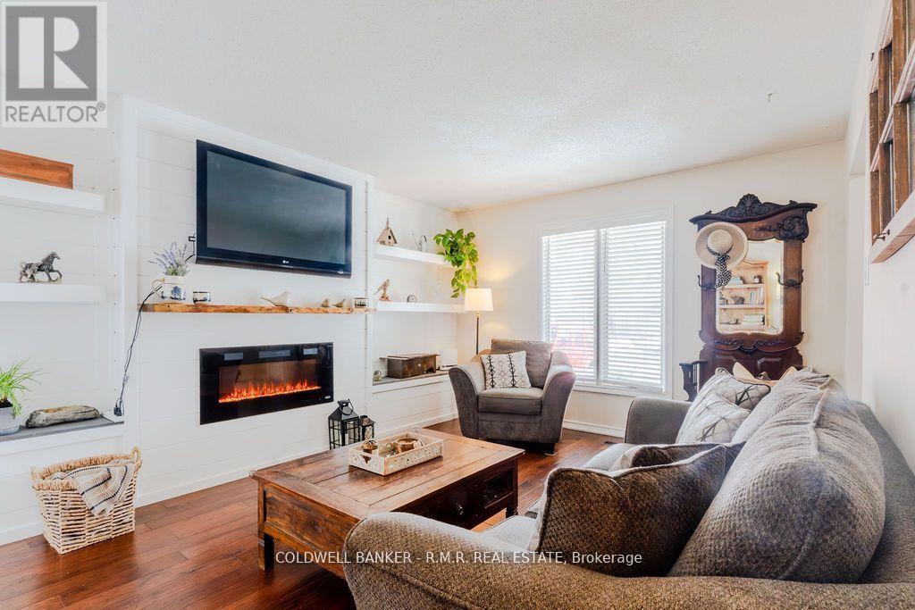 2 Rogers Road, Kawartha Lakes (Lindsay), Ontario  K9V 5C3 - Photo 9 - X12138515