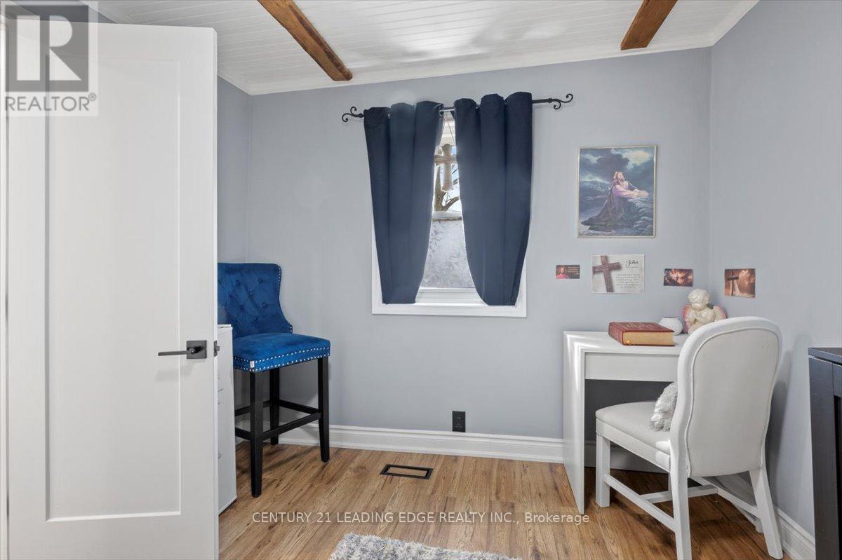 40 St Patrick Street E, Kawartha Lakes (Lindsay), Ontario  K9V 1R2 - Photo 14 - X12138526