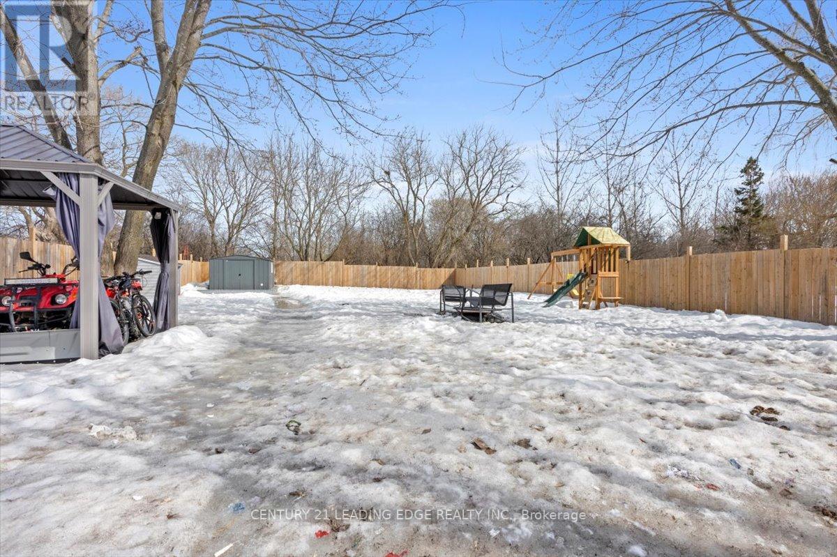 40 St Patrick Street E, Kawartha Lakes (Lindsay), Ontario  K9V 1R2 - Photo 39 - X12138526