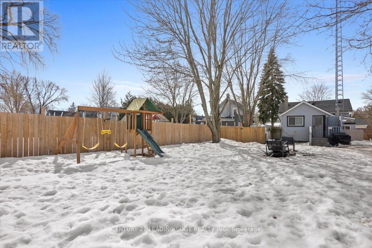 40 St Patrick Street E, Kawartha Lakes (Lindsay), Ontario  K9V 1R2 - Photo 40 - X12138526