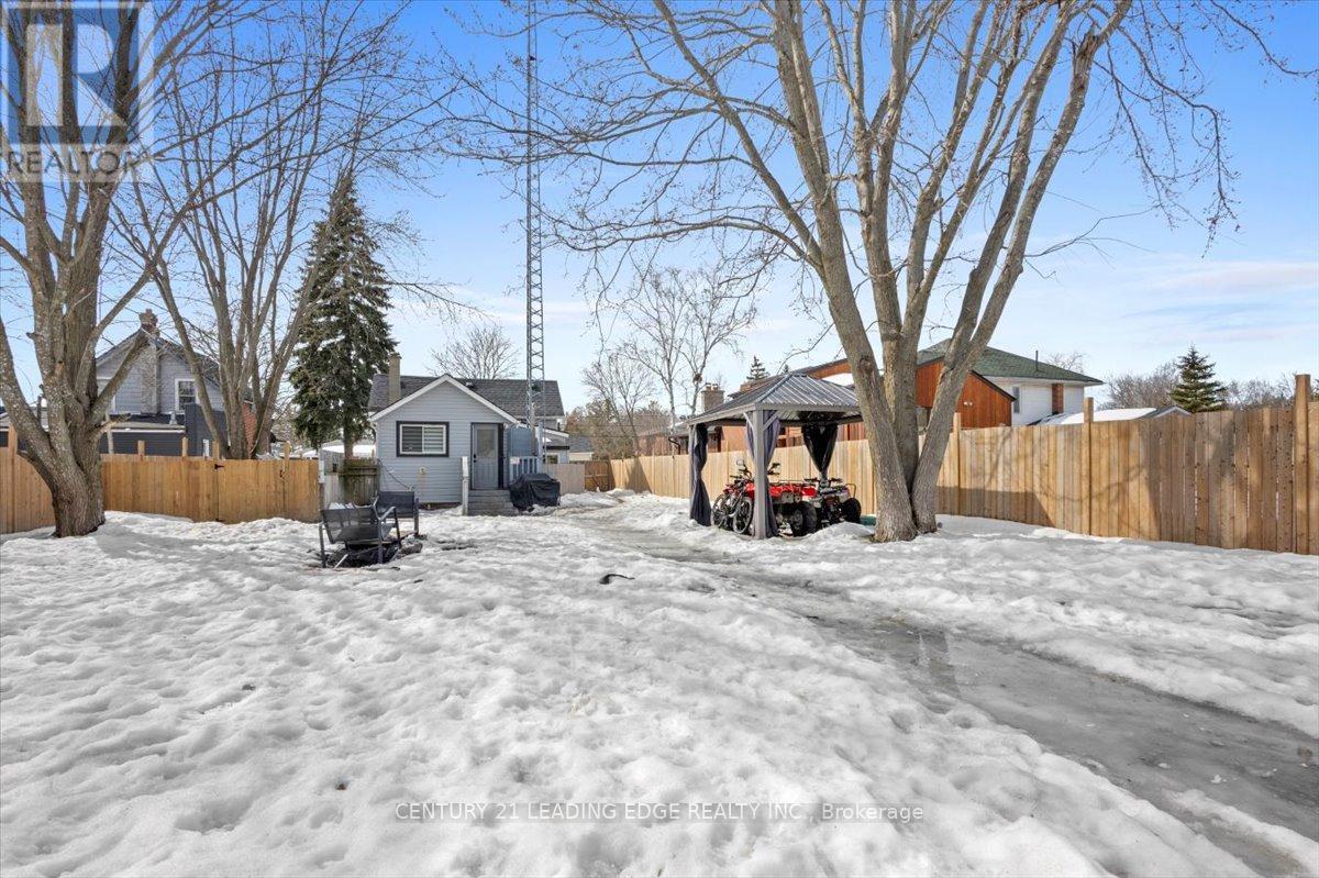 40 St Patrick Street E, Kawartha Lakes (Lindsay), Ontario  K9V 1R2 - Photo 41 - X12138526