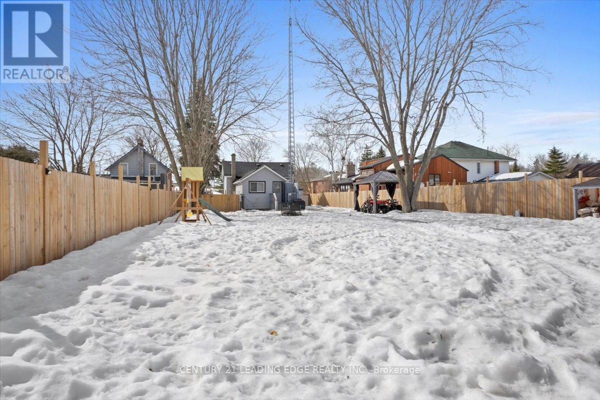 40 St Patrick Street E, Kawartha Lakes (Lindsay), Ontario  K9V 1R2 - Photo 42 - X12138526