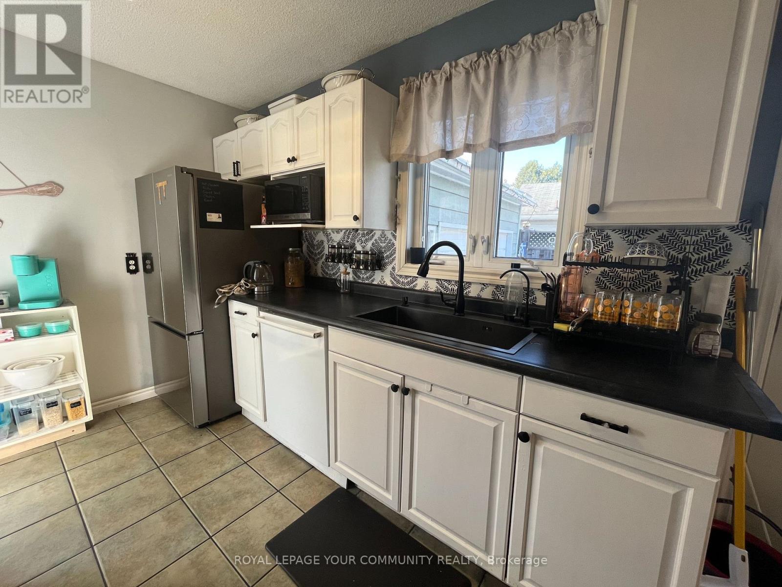 42 Sprucedale Street, Highlands East (Bicroft Ward), Ontario  K0L 1M0 - Photo 18 - X12138532