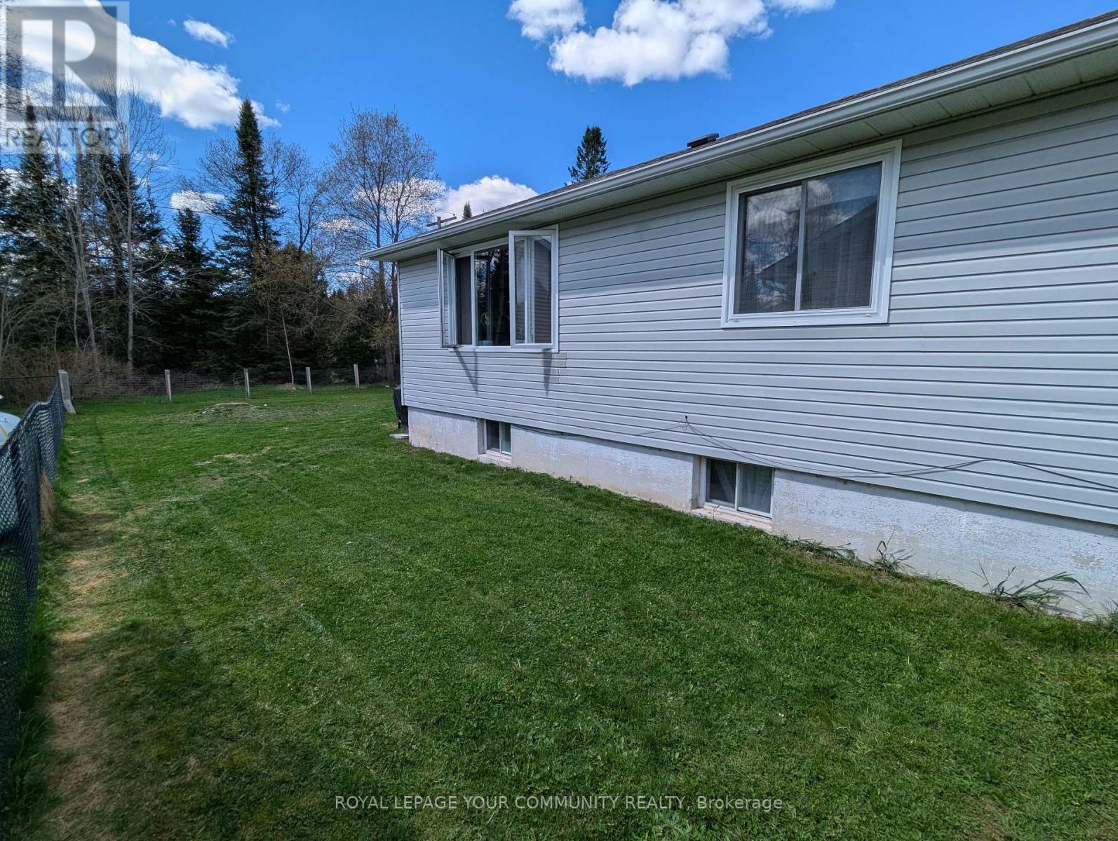 42 Sprucedale Street, Highlands East (Bicroft Ward), Ontario  K0L 1M0 - Photo 3 - X12138532