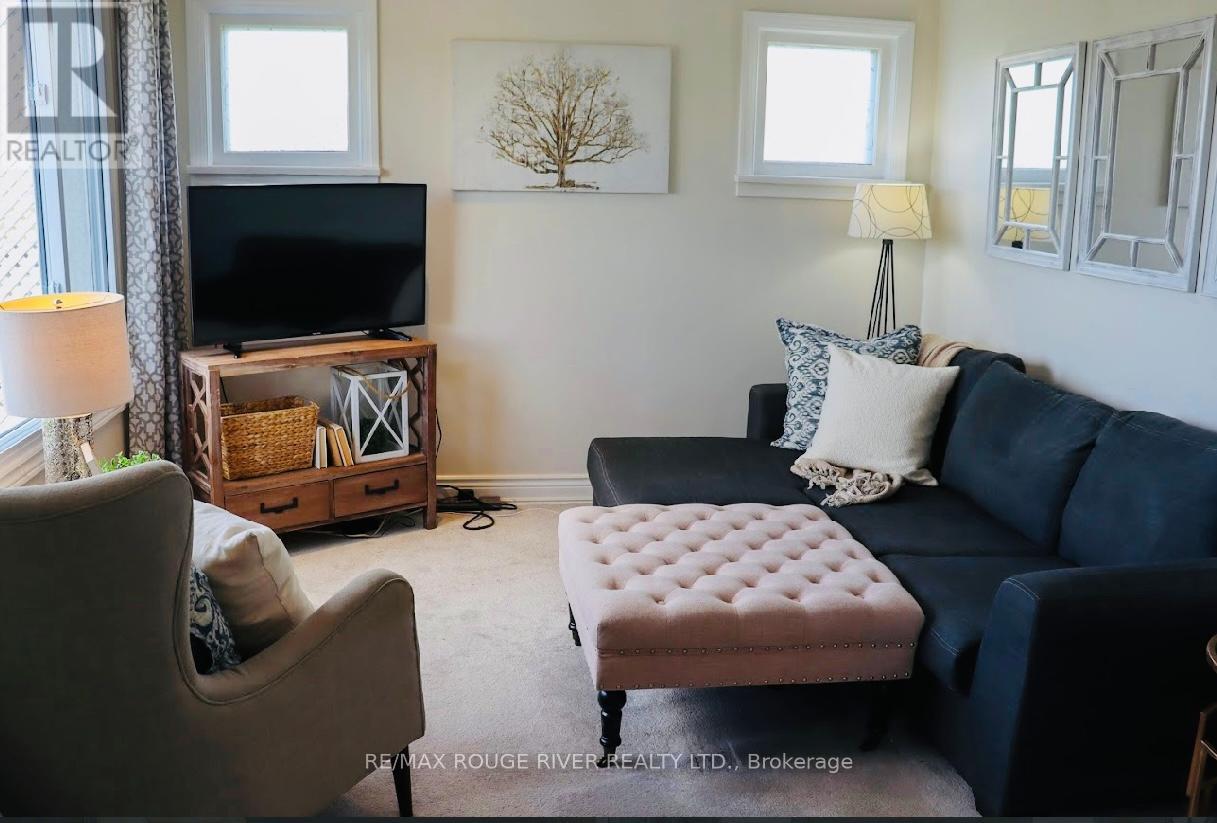 625 Towerhill Road, Peterborough North (North), Ontario  K9K 2N2 - Photo 6 - X12139178