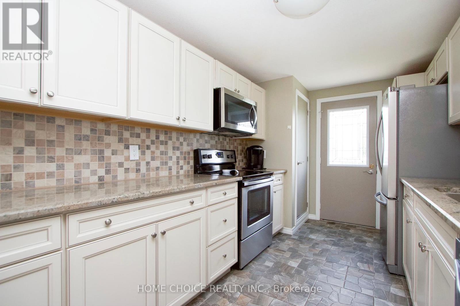 101 The Cove Road, Clarington (Newcastle), Ontario  L1B 1B2 - Photo 10 - E12139181
