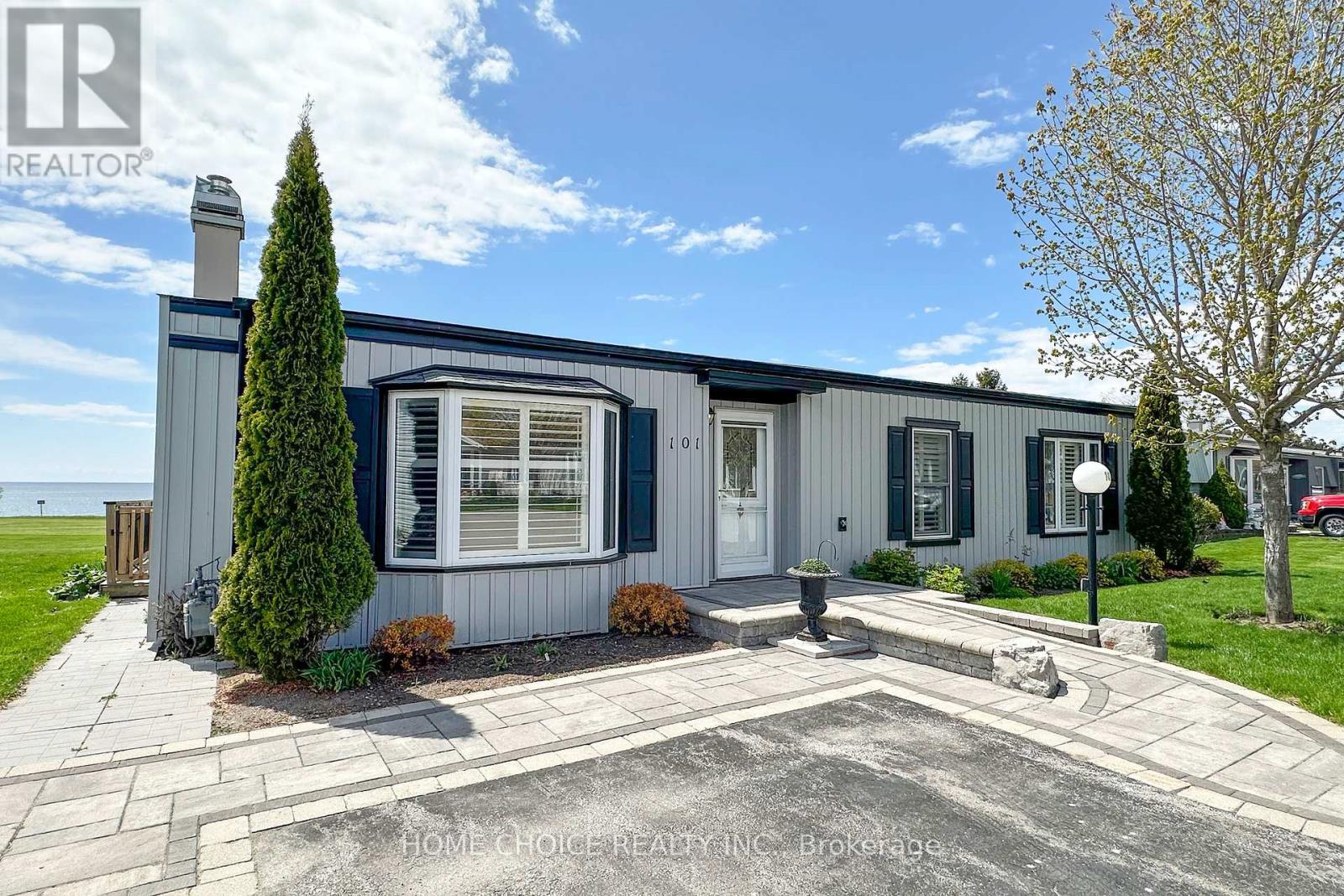 101 The Cove Road, Clarington (Newcastle), Ontario  L1B 1B2 - Photo 2 - E12139181