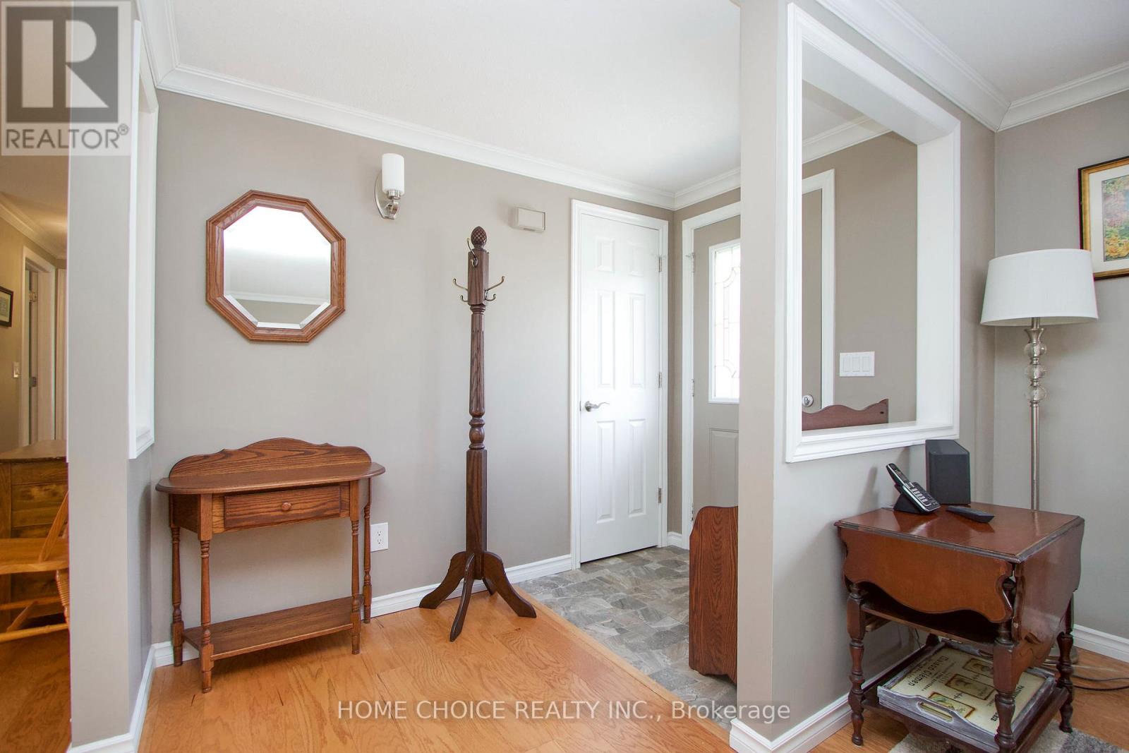 101 The Cove Road, Clarington (Newcastle), Ontario  L1B 1B2 - Photo 4 - E12139181