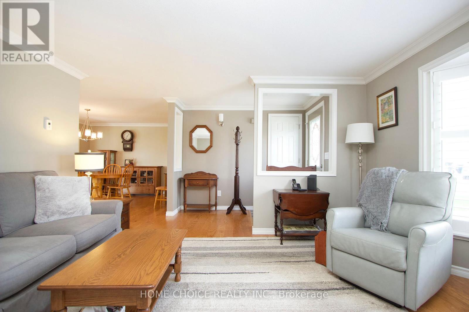 101 The Cove Road, Clarington (Newcastle), Ontario  L1B 1B2 - Photo 5 - E12139181