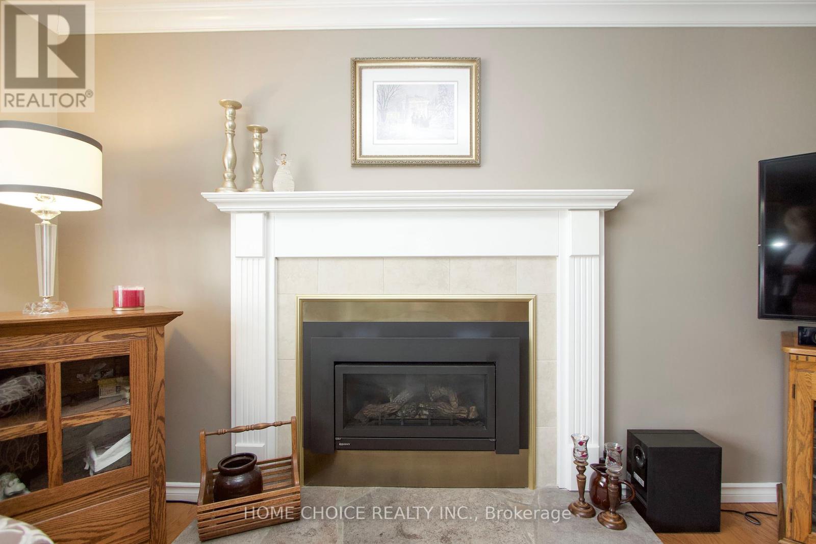 101 The Cove Road, Clarington (Newcastle), Ontario  L1B 1B2 - Photo 8 - E12139181