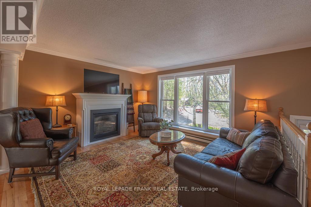 132 Sugarbush Crescent, Trent Lakes, Ontario  K0L 1J0 - Photo 11 - X12139267