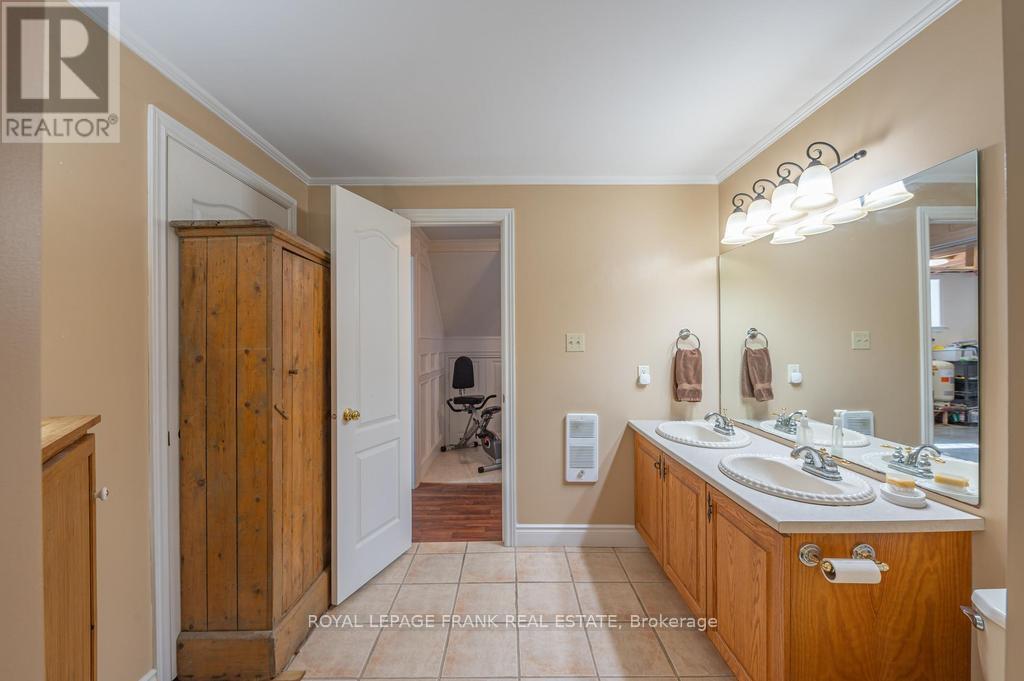 132 Sugarbush Crescent, Trent Lakes, Ontario  K0L 1J0 - Photo 31 - X12139267