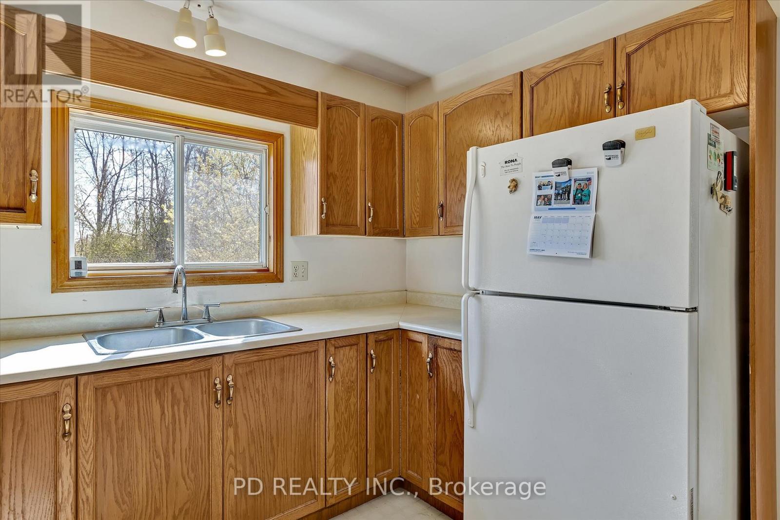 40 Clearview Drive, Kawartha Lakes (Emily), Ontario  K0L 2W0 - Photo 14 - X12139327