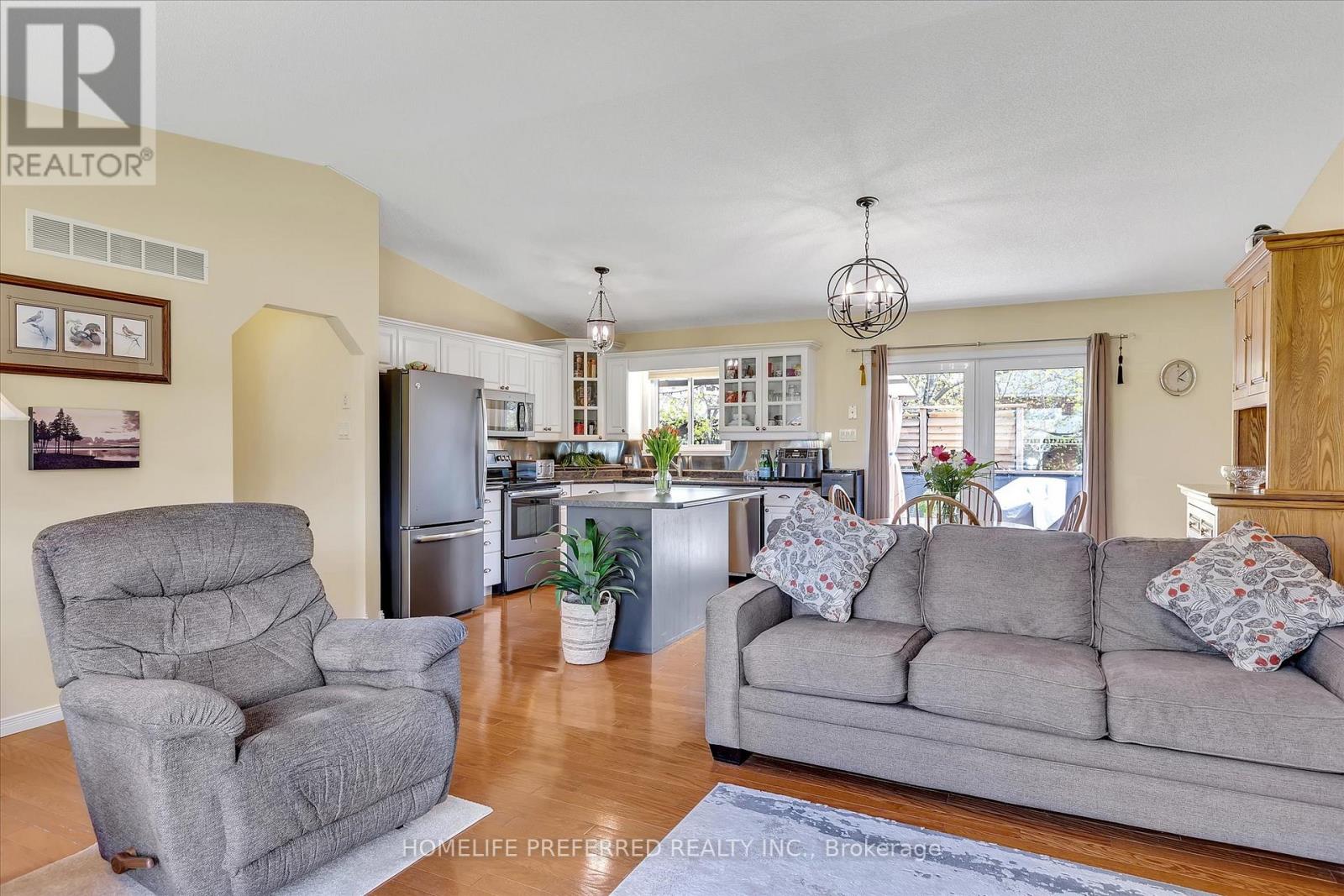 2445 Workman Street, Cavan Monaghan (Cavan Twp), Ontario  L0A 1C0 - Photo 12 - X12139374