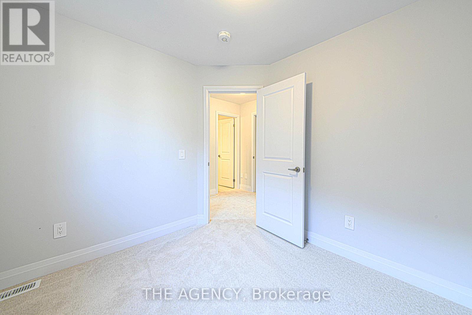 53 Butler Boulevard, Kawartha Lakes (Lindsay), Ontario  K9V 4R1 - Photo 12 - X12139340