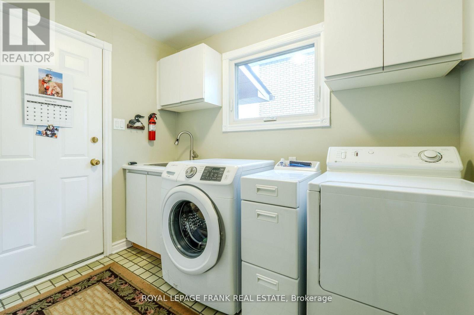 1 Dunsford Court, Kawartha Lakes (Lindsay), Ontario  K9V 5T3 - Photo 16 - X12139498