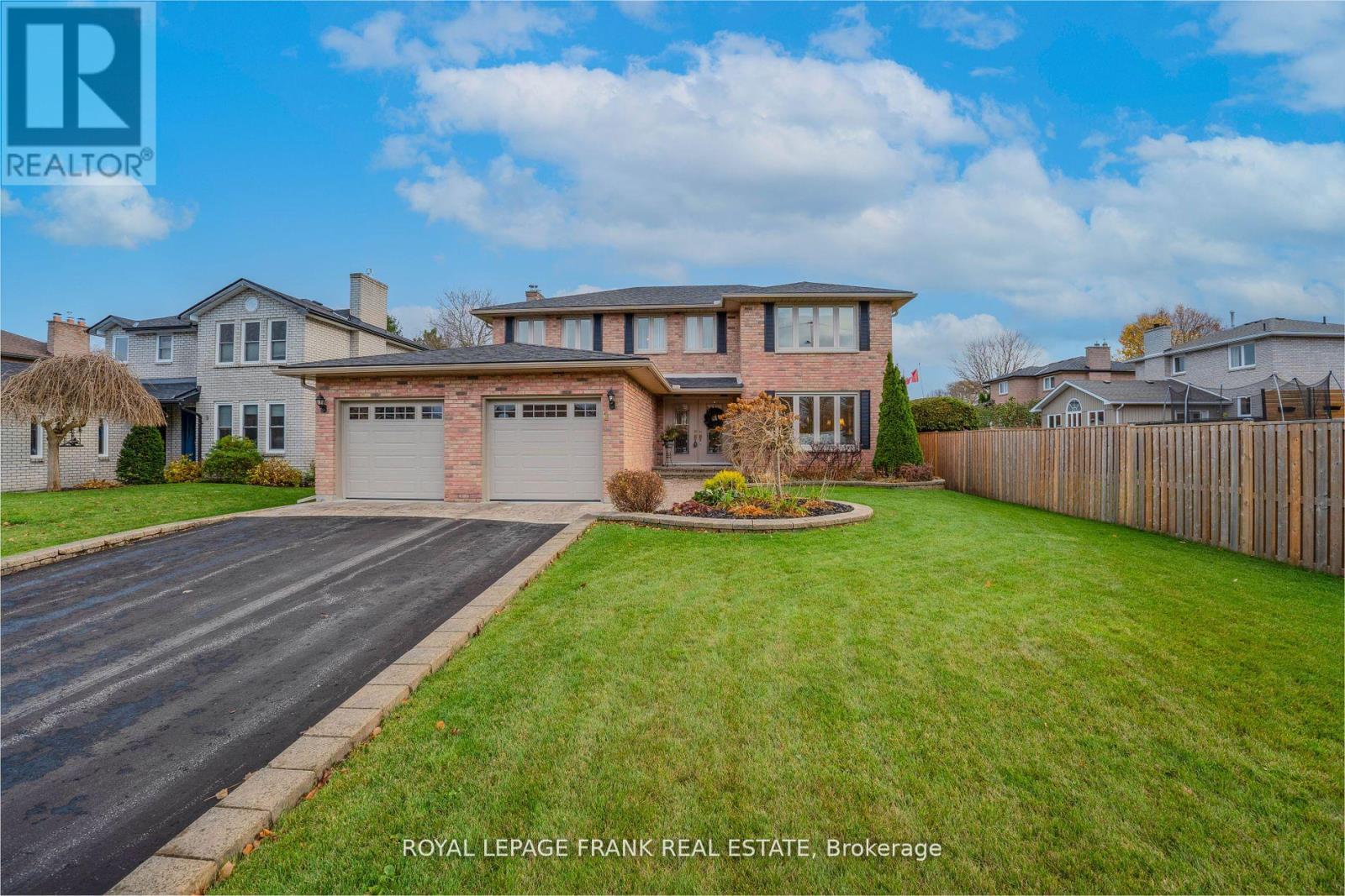 1 Dunsford Court, Kawartha Lakes (Lindsay), Ontario  K9V 5T3 - Photo 2 - X12139498