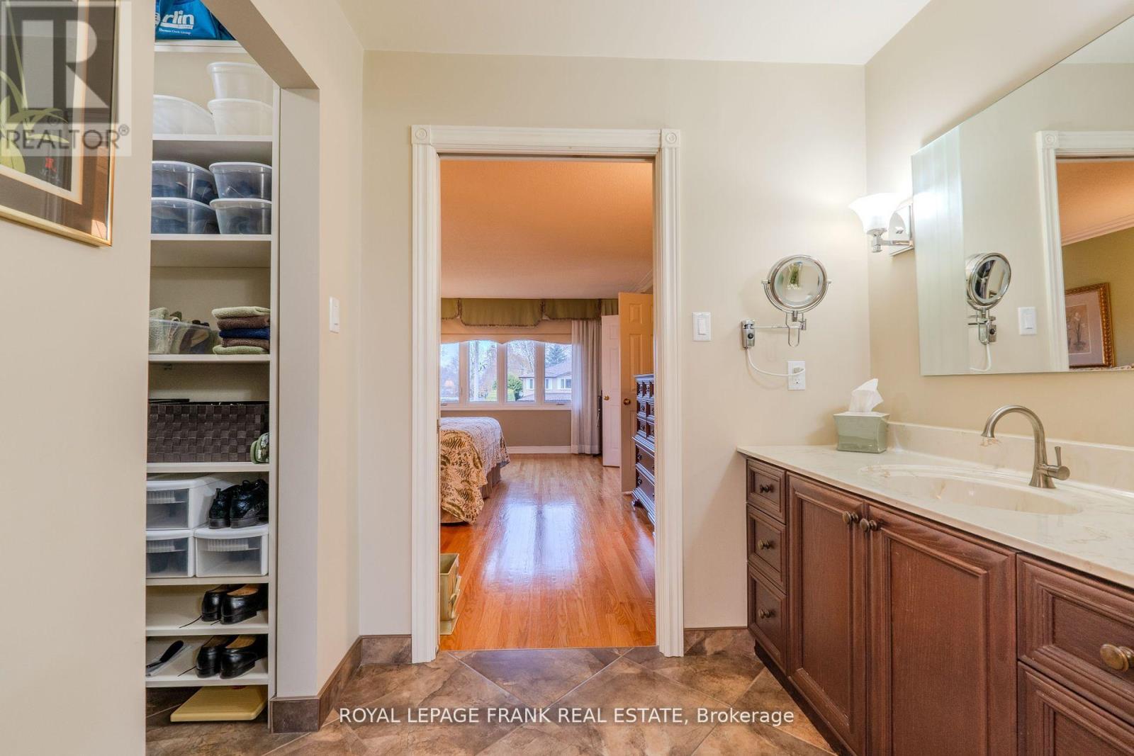 1 Dunsford Court, Kawartha Lakes (Lindsay), Ontario  K9V 5T3 - Photo 25 - X12139498