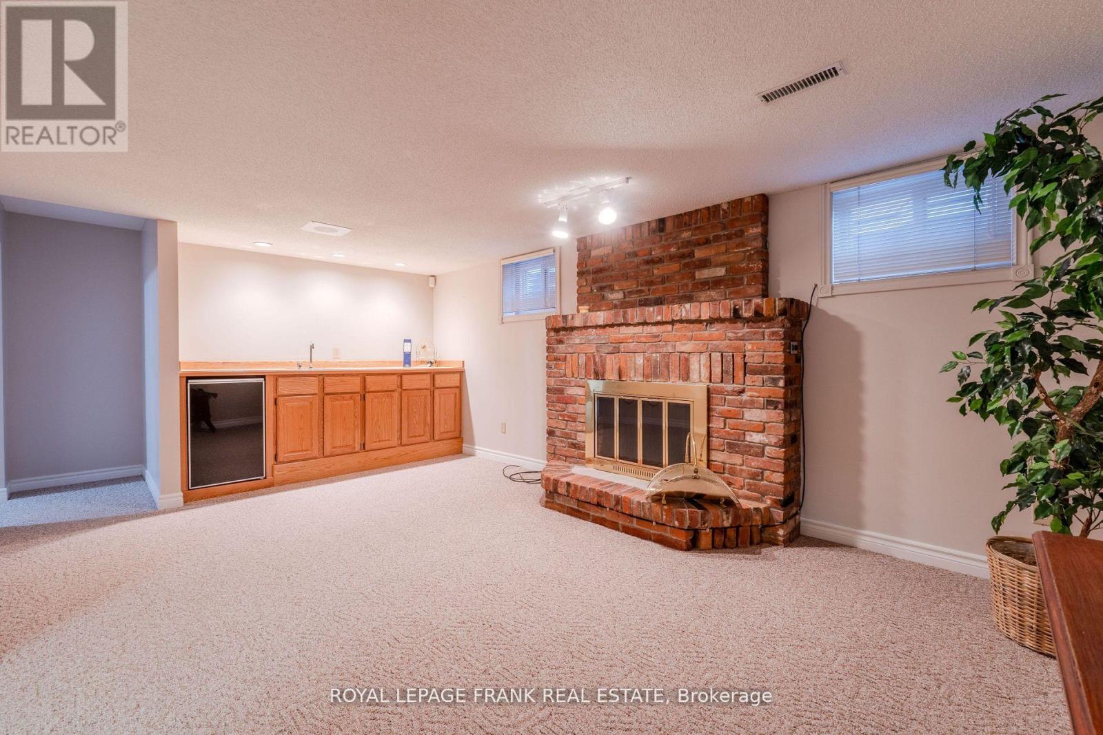 1 Dunsford Court, Kawartha Lakes (Lindsay), Ontario  K9V 5T3 - Photo 30 - X12139498