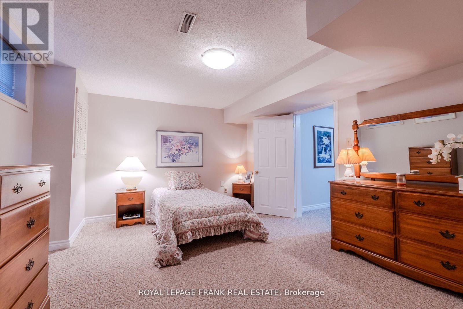 1 Dunsford Court, Kawartha Lakes (Lindsay), Ontario  K9V 5T3 - Photo 33 - X12139498