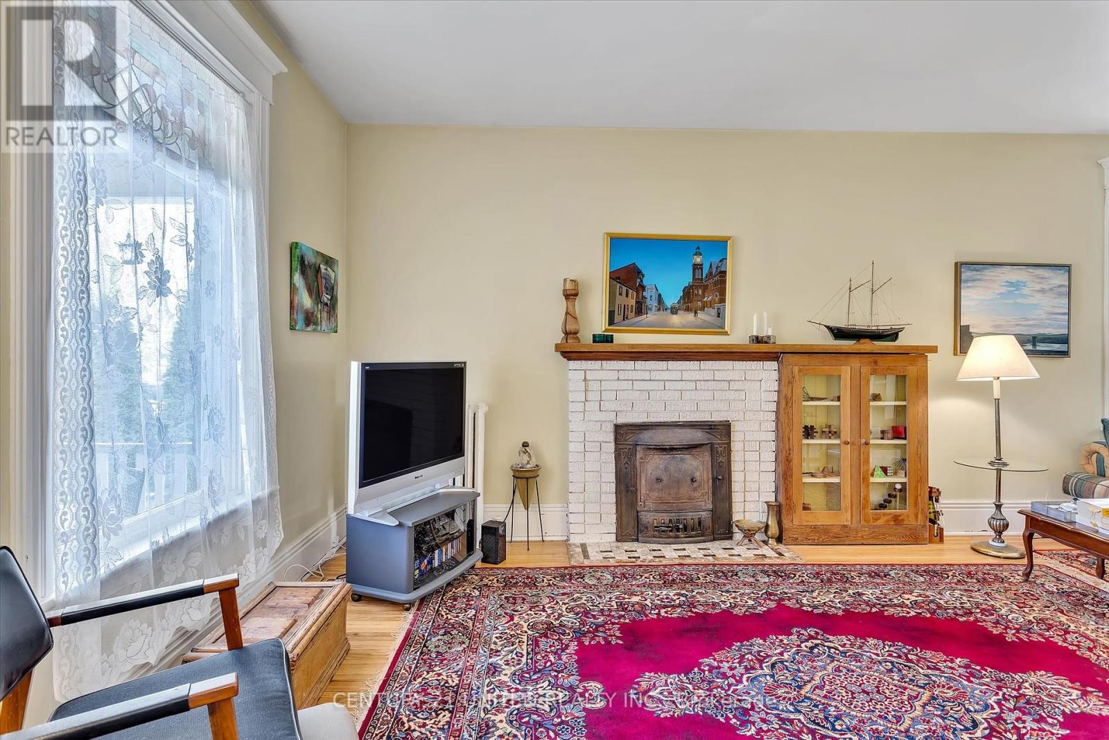 311 Pearl Avenue, Peterborough Central (Old West End), Ontario  K9J 5G4 - Photo 11 - X12139632