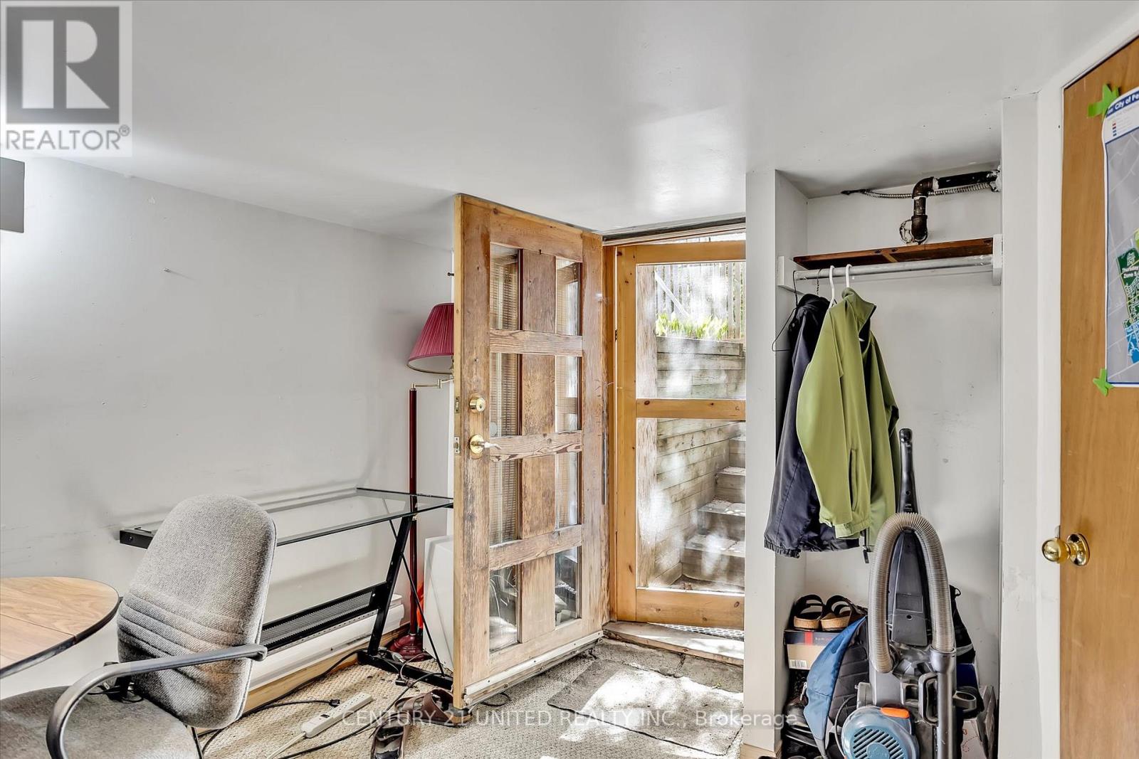 311 Pearl Avenue, Peterborough Central (Old West End), Ontario  K9J 5G4 - Photo 36 - X12139632