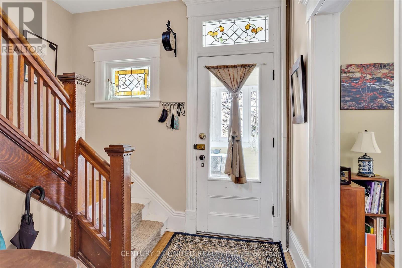 311 Pearl Avenue, Peterborough Central (Old West End), Ontario  K9J 5G4 - Photo 9 - X12139632