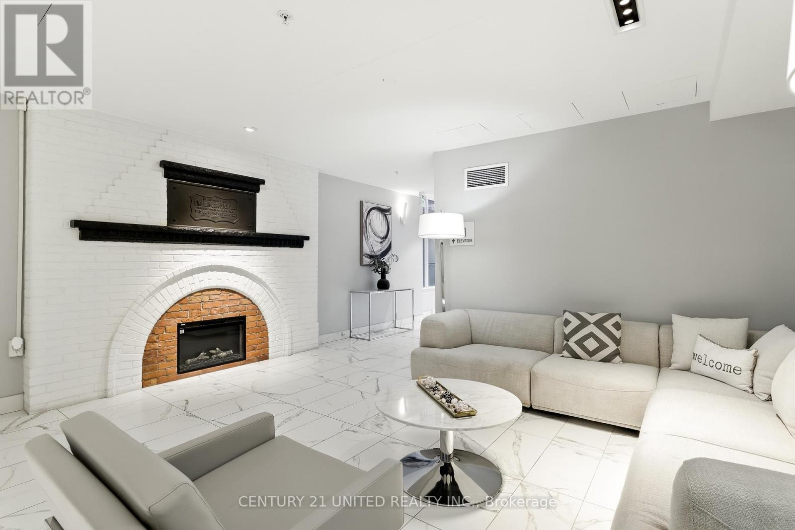 202 - 475 George Street N, Peterborough (Downtown), Ontario  K9J 3G6 - Photo 4 - X12139813