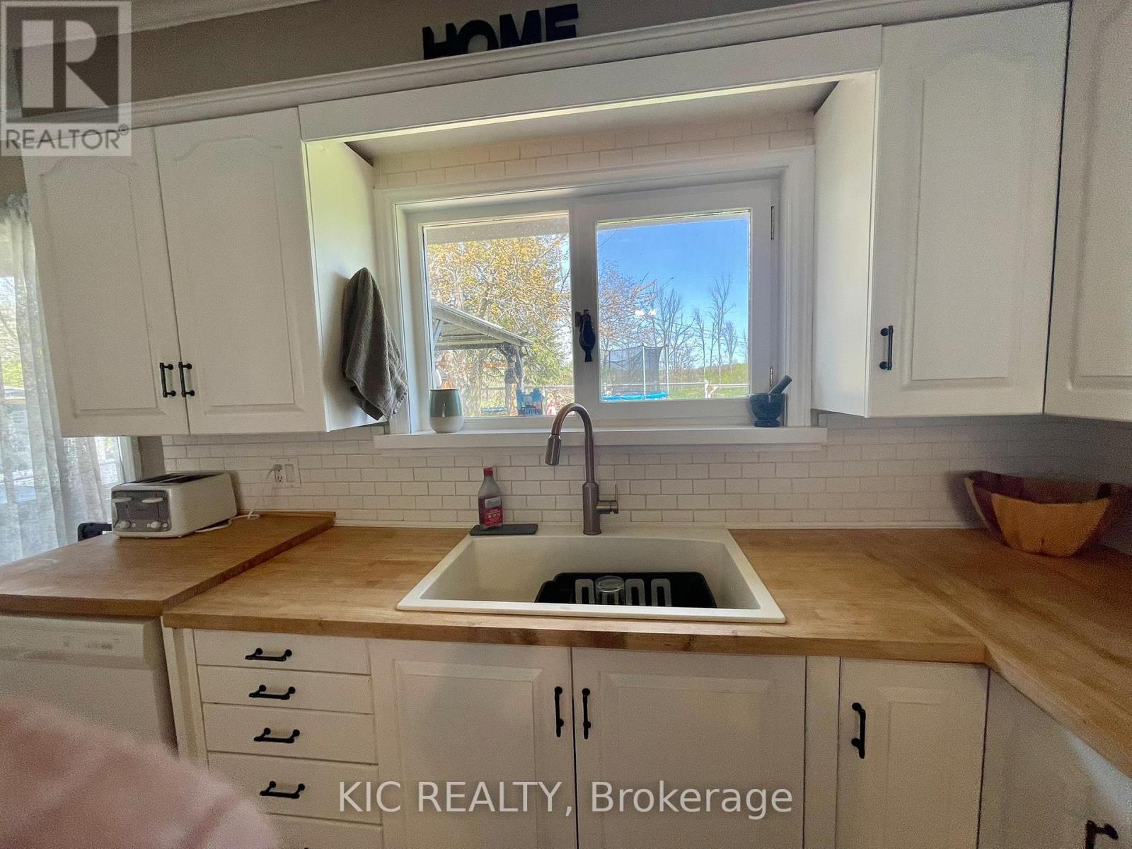 11 Mclean Avenue, Havelock-Belmont-Methuen (Havelock), Ontario  K0L 1Z0 - Photo 6 - X12140140