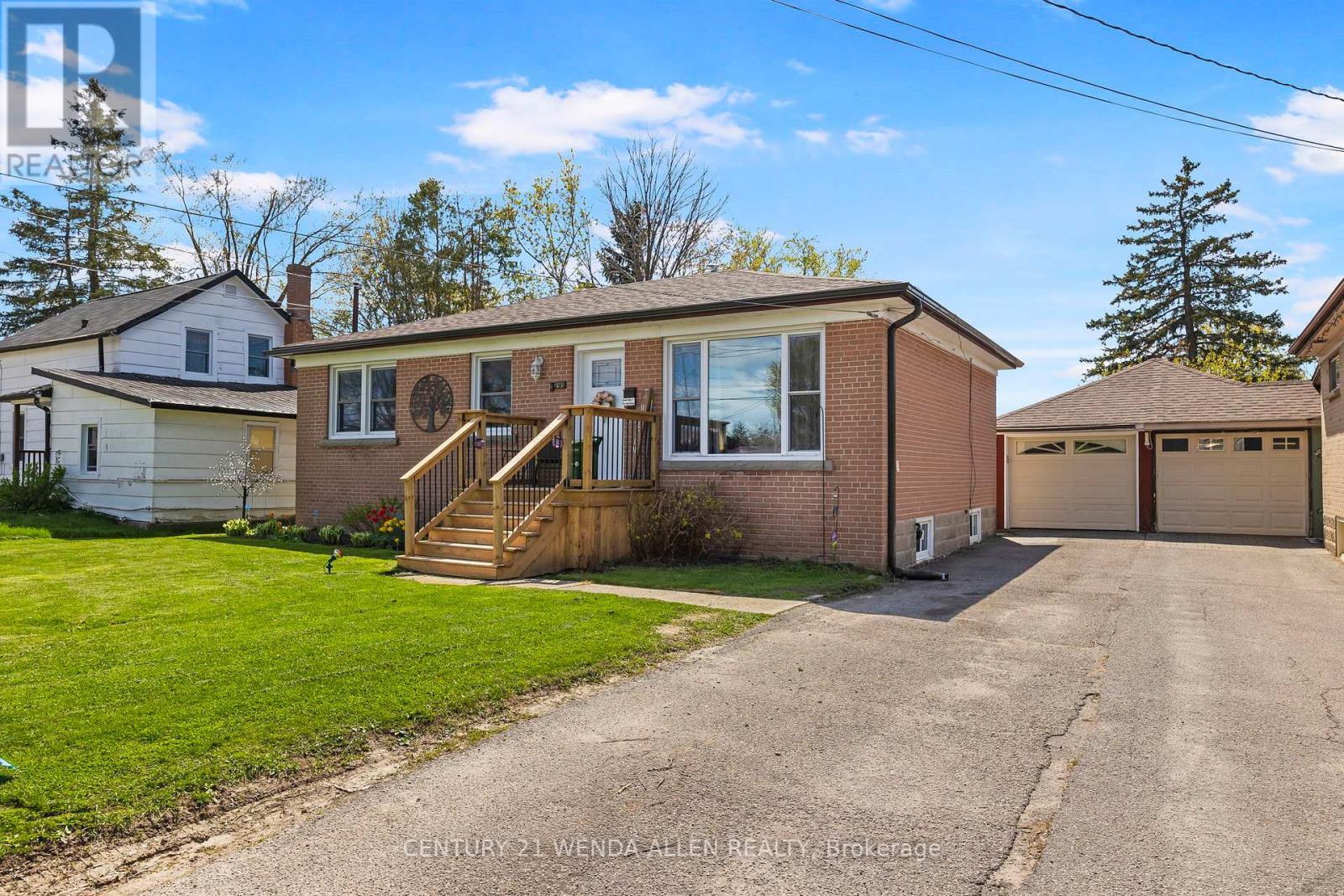 109 ADELAIDE STREET N, kawartha lakes (lindsay), Ontario