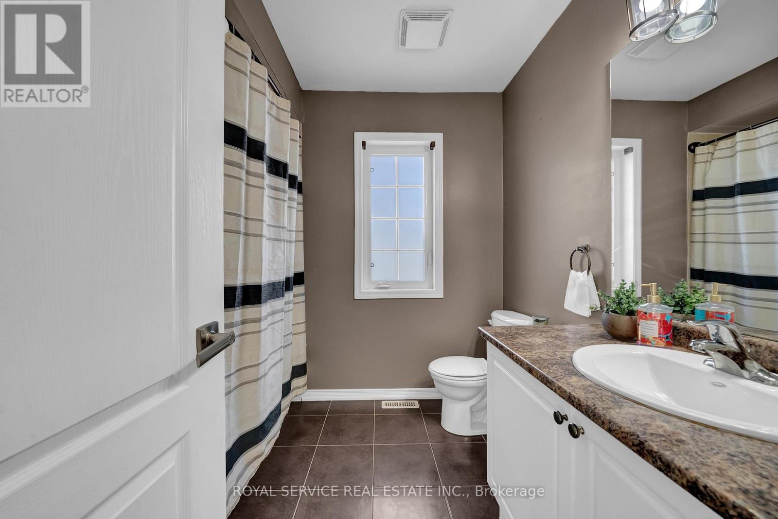 35 Alldread Crescent, Clarington (Newcastle), Ontario  L1B 0C2 - Photo 27 - E12140568