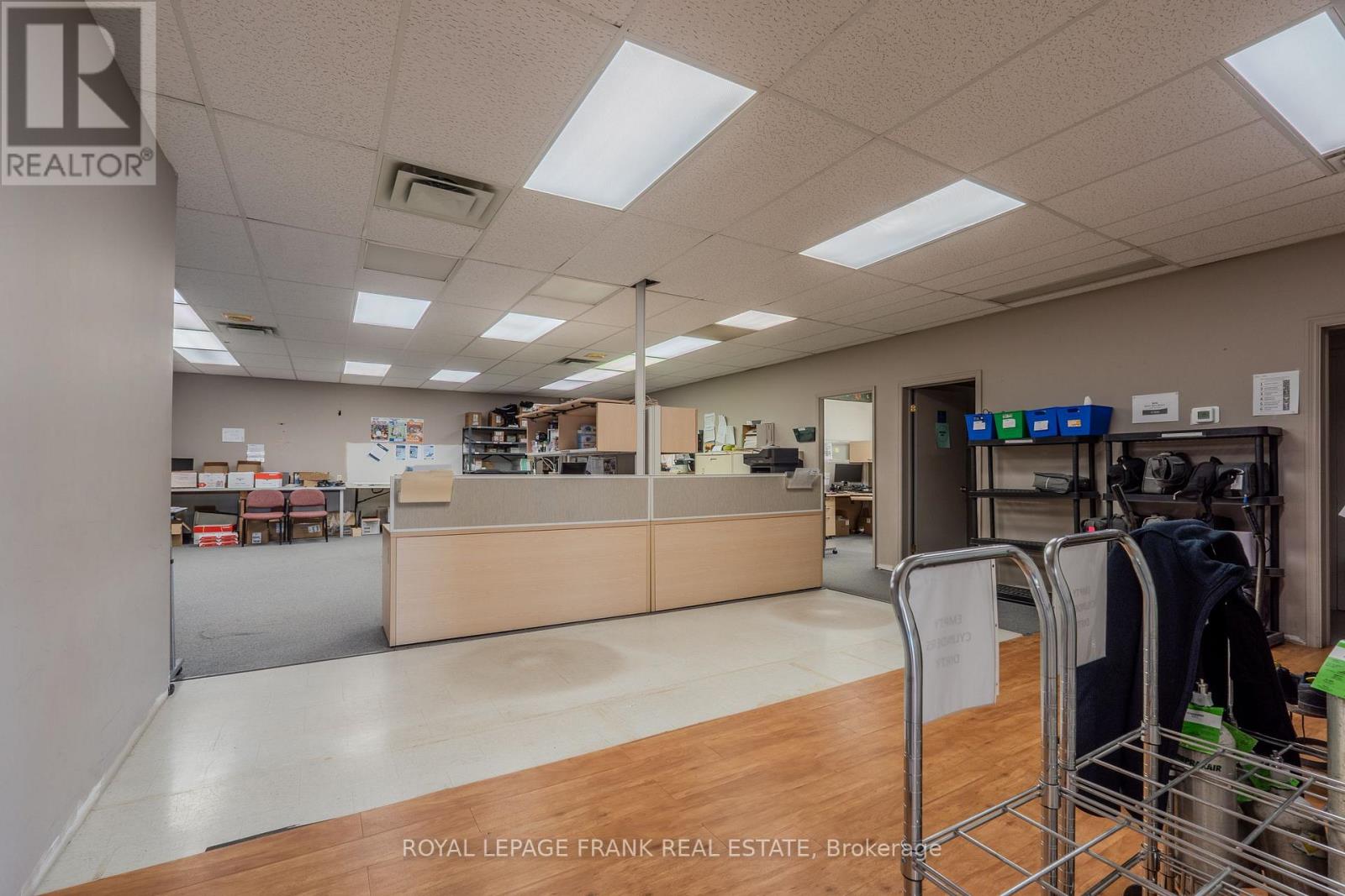 90 Mclaughlin Road, Kawartha Lakes (Lindsay), Ontario  K9V 6B5 - Photo 16 - X12140610