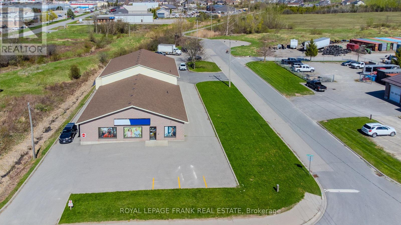90 Mclaughlin Road, Kawartha Lakes (Lindsay), Ontario  K9V 6B5 - Photo 41 - X12140610