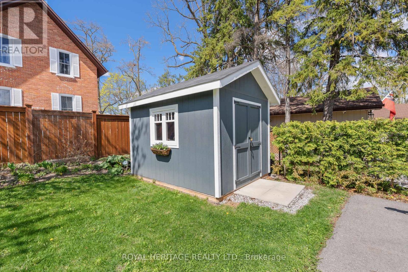 16 Regent Street, Kawartha Lakes (Lindsay), Ontario  K9V 3T7 - Photo 32 - X12140639