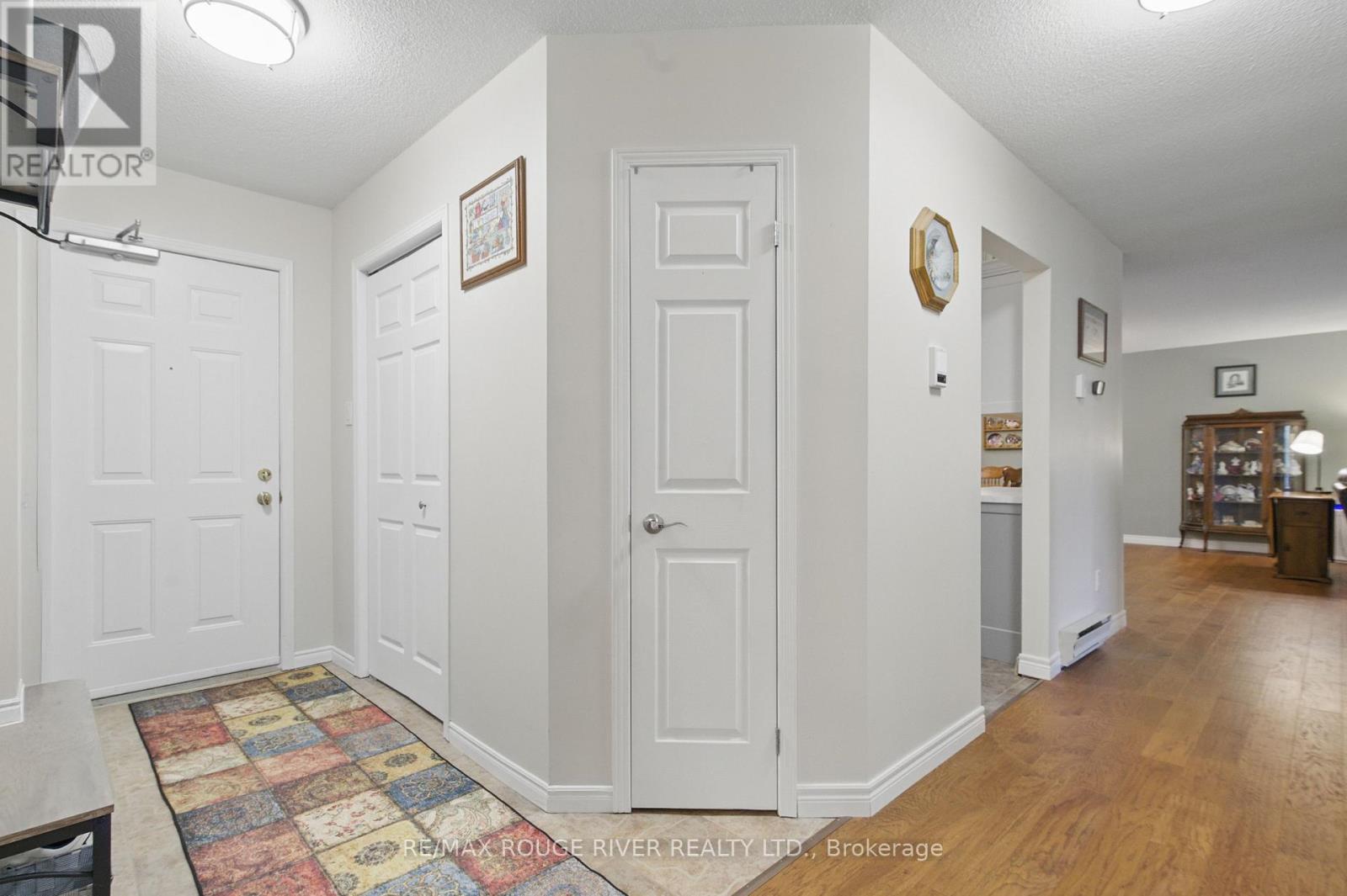 222 - 475 Parkhill Road W, Peterborough Central (North), Ontario  K9H 7M5 - Photo 10 - X12140598
