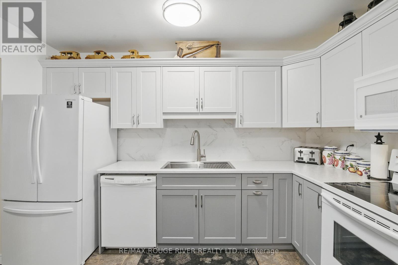 222 - 475 Parkhill Road W, Peterborough Central (North), Ontario  K9H 7M5 - Photo 12 - X12140598