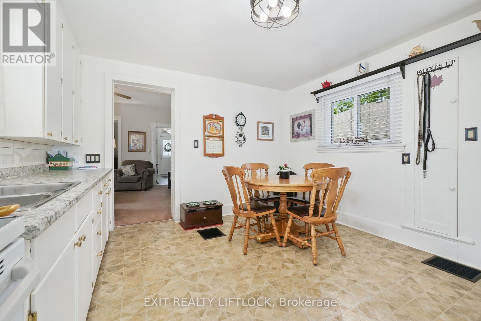 218 Lee Street, Peterborough North (South), Ontario  K9H 5N9 - Photo 16 - X12140850