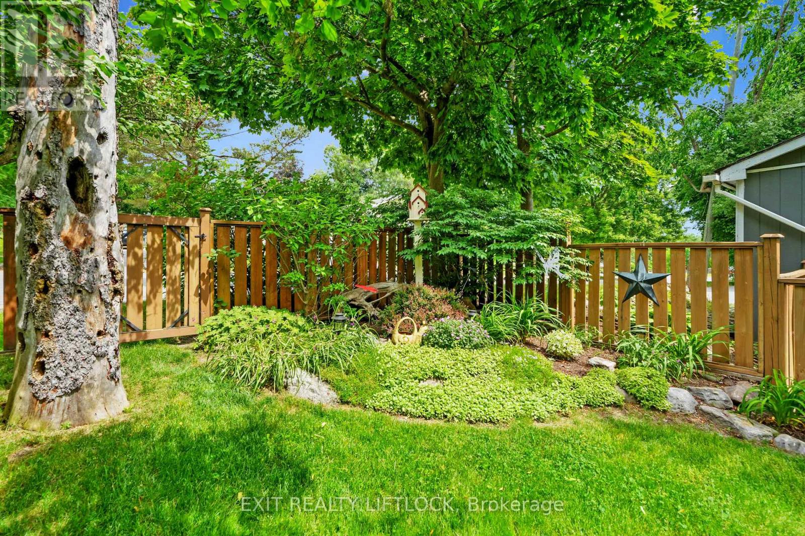 218 Lee Street, Peterborough North (South), Ontario  K9H 5N9 - Photo 38 - X12140850