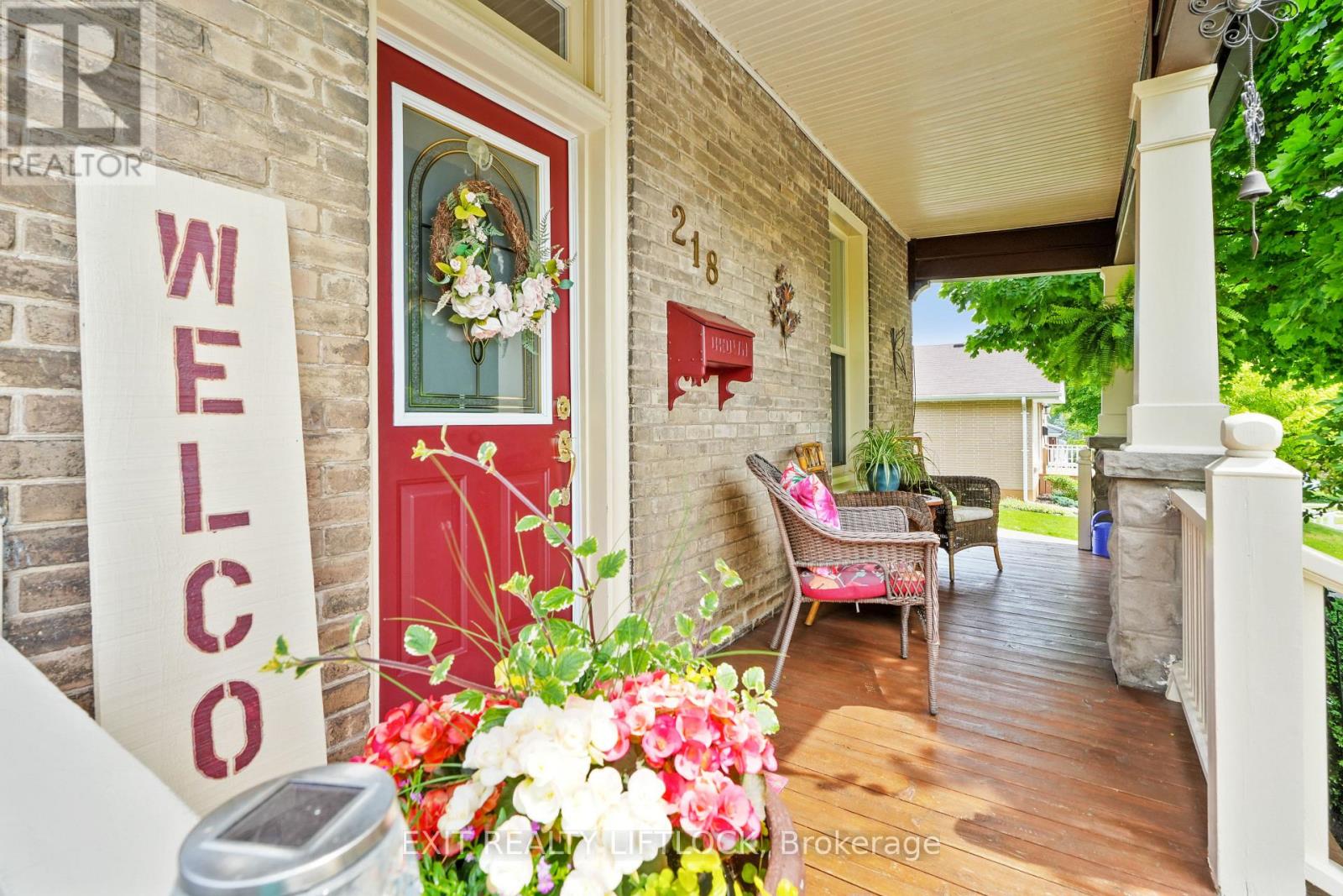 218 Lee Street, Peterborough North (South), Ontario  K9H 5N9 - Photo 4 - X12140850