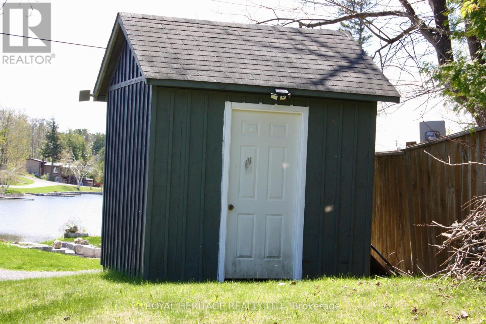 837 Fife's Bay Marina Lane, Selwyn, Ontario  K9J 6X3 - Photo 43 - X12140866