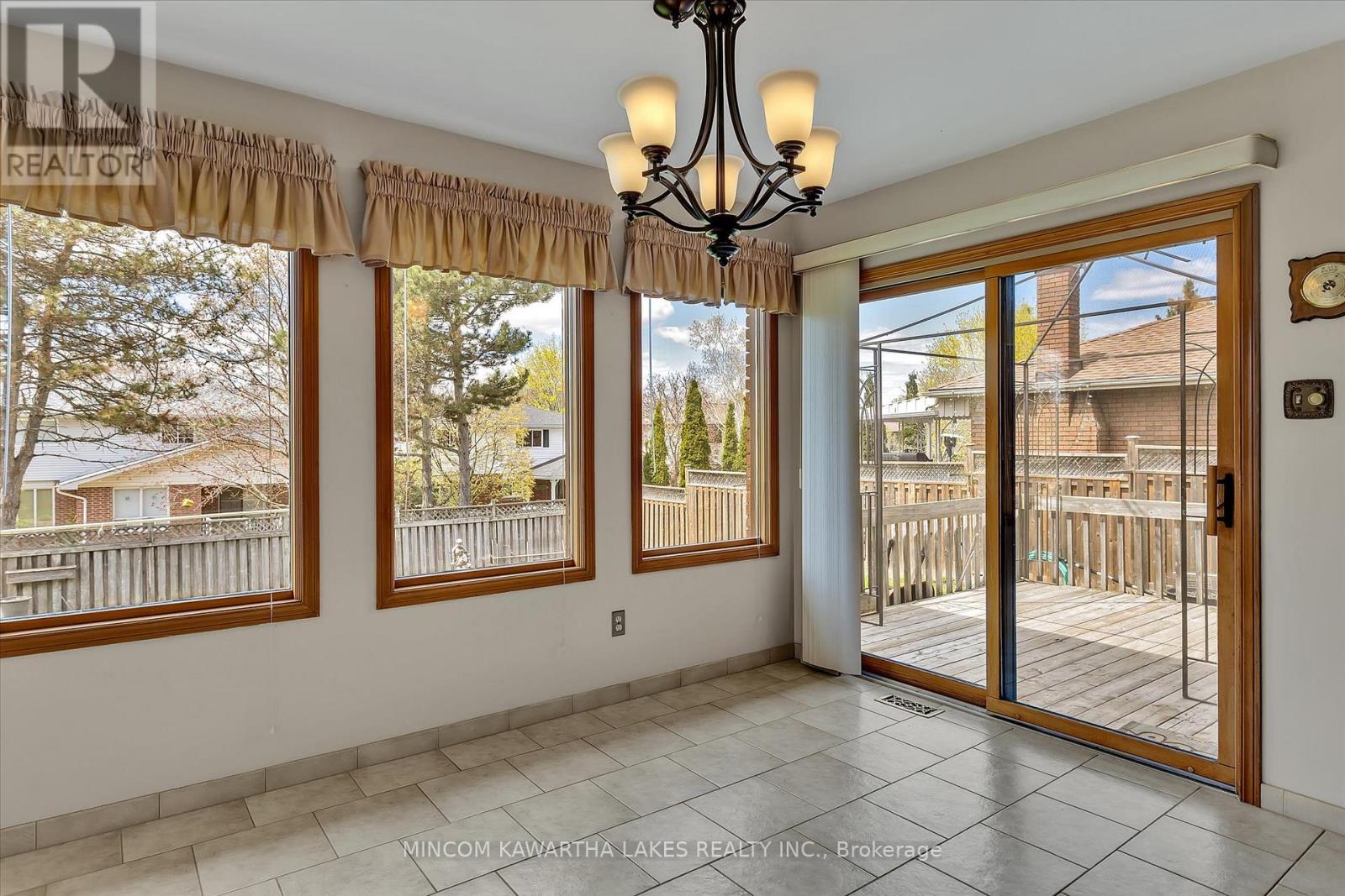 1914 Parkwood Circle, Peterborough West (North), Ontario  K9J 8C6 - Photo 17 - X12141077