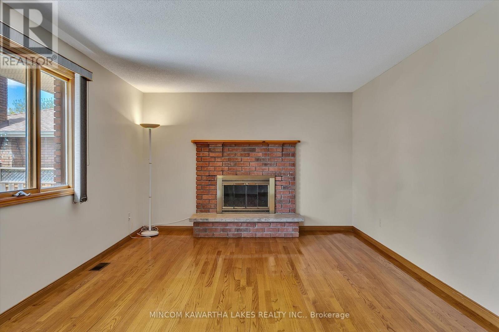 1914 Parkwood Circle, Peterborough West (North), Ontario  K9J 8C6 - Photo 18 - X12141077