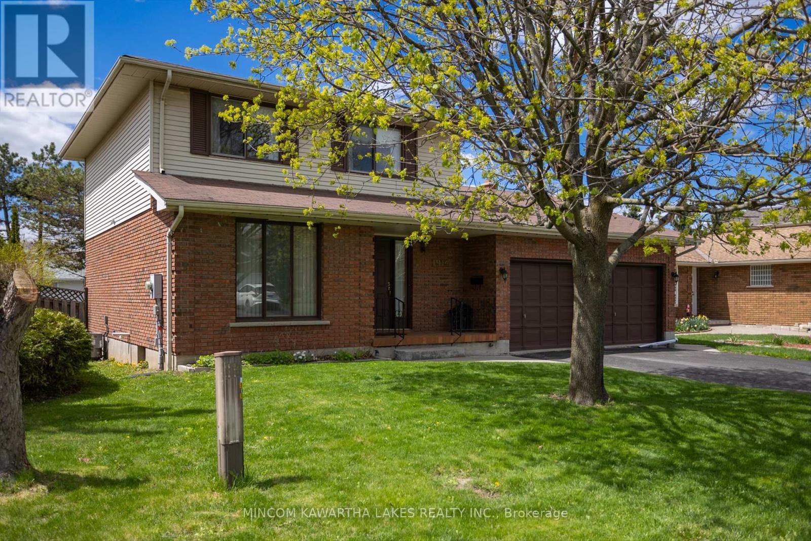 1914 Parkwood Circle, Peterborough West (North), Ontario  K9J 8C6 - Photo 2 - X12141077